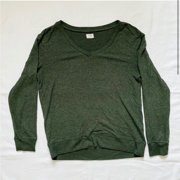 EUC Green Long Sleeve Sweater - Picture 2 of 3